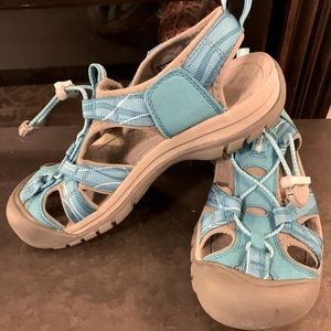 Keens sandals size 8.5